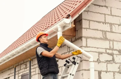 Pose et remplacement de gouttières à Saveuse